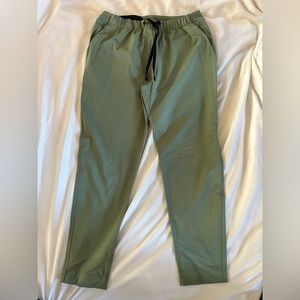 Lululemon Jet Crop (Slim) Luxtreme 25” size 6